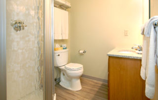 Woodview rooms bright and clean bathroom