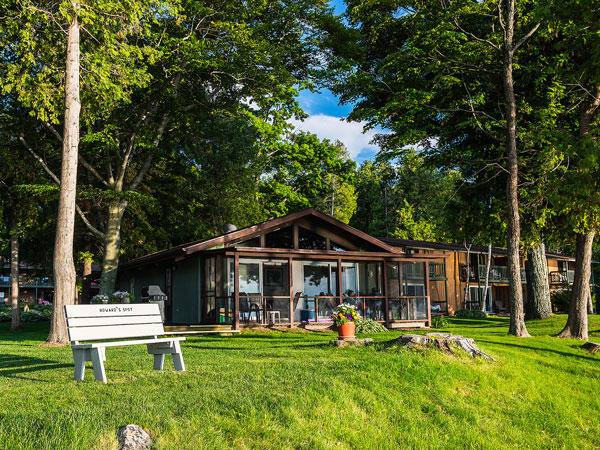 The Shallows Cottage door county lodgning