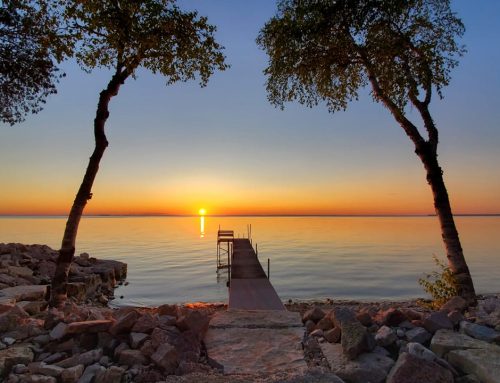 What Makes a Resort “Waterfront” in Door County? A Guide to Shoreline Access